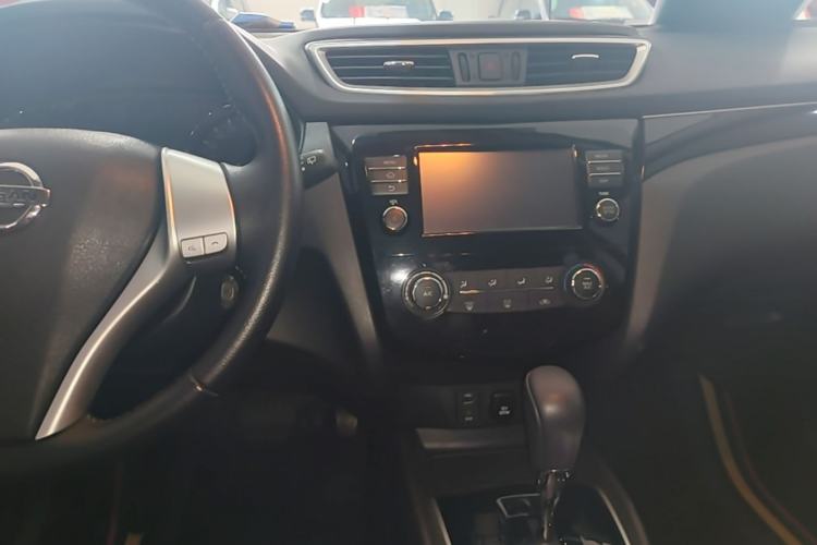 Used Nissan Qashqai 2017 2.0L CVT Smart Enjoyment Version China V Standard Center Console