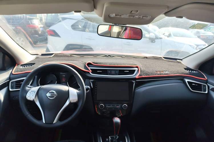 Used Nissan Qashqai 2017 2.0L CVT Luxury Edition China V Standard Center Console