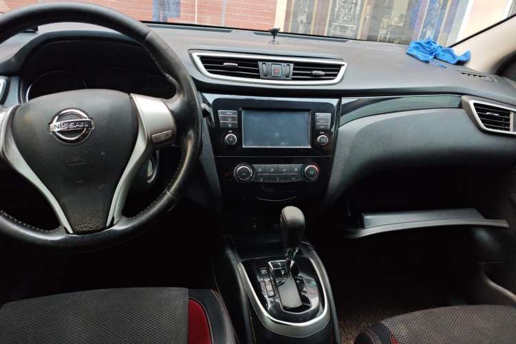 Used Nissan Qashqai 2017 2.0L CVT Smart Enjoyment Version China V Standard Center Console