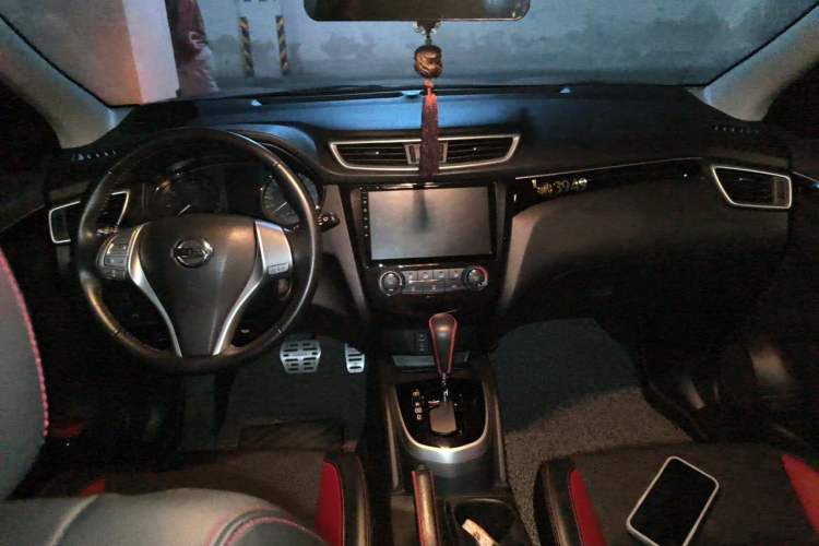Used Nissan Qashqai 2017 2.0L CVT Smart Enjoyment Version China VI Standard Center Console