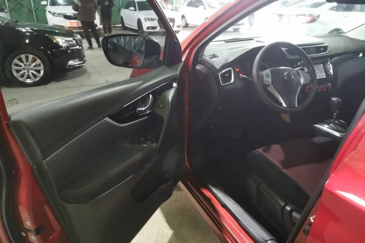 Used Nissan Qashqai 2017 2.0L CVT Elite Edition China V Standard Driver Seat
