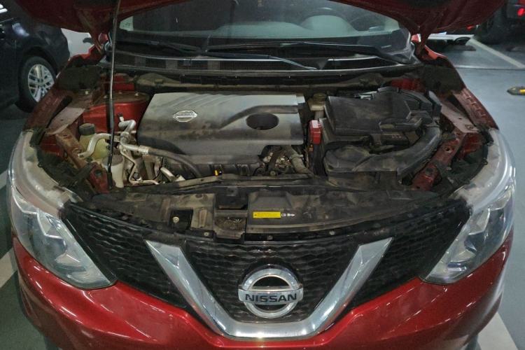 Used Nissan Qashqai 2017 2.0L CVT Smart Enjoyment Version China VI Standard Engine Bay