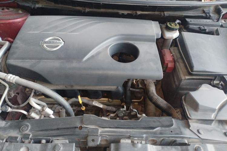 Used Nissan Qashqai 2017 2.0L CVT Smart Enjoyment Version China VI Standard Engine Bay