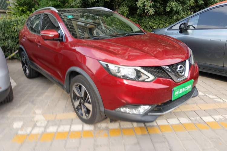 Used Nissan Qashqai 2017 2.0L CVT Luxury Edition China V Standard Front Right 45 Deg
