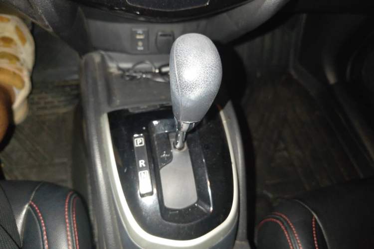 Used Nissan Qashqai 2017 2.0L CVT Elite Edition China V Standard Gear Lever