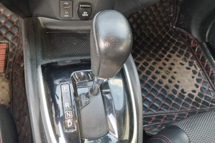 Used Nissan Qashqai 2017 2.0L CVT Smart Enjoyment Version China V Standard Gear Lever