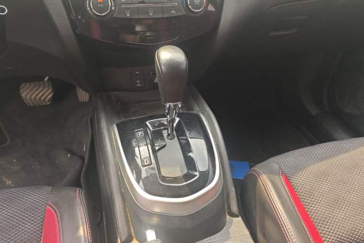 Used Nissan Qashqai 2017 2.0L CVT Smart Enjoyment Version China V Standard Gear Lever