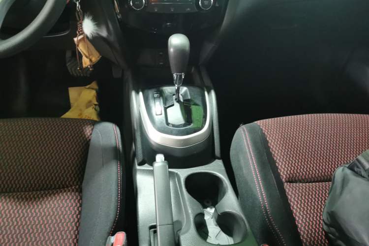 Used Nissan Qashqai 2017 2.0L CVT Elite Edition China V Standard Gear Lever