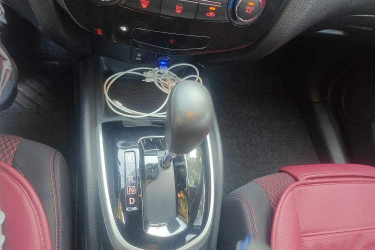 Used Nissan Qashqai 2017 2.0L CVT Elite Edition China V Standard Gear Lever
