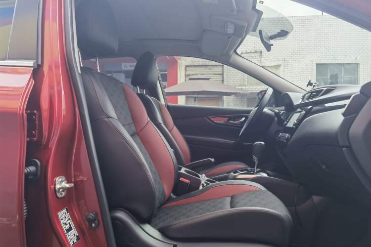Used Nissan Qashqai 2017 2.0L CVT Luxury Edition China V Standard Interior 4