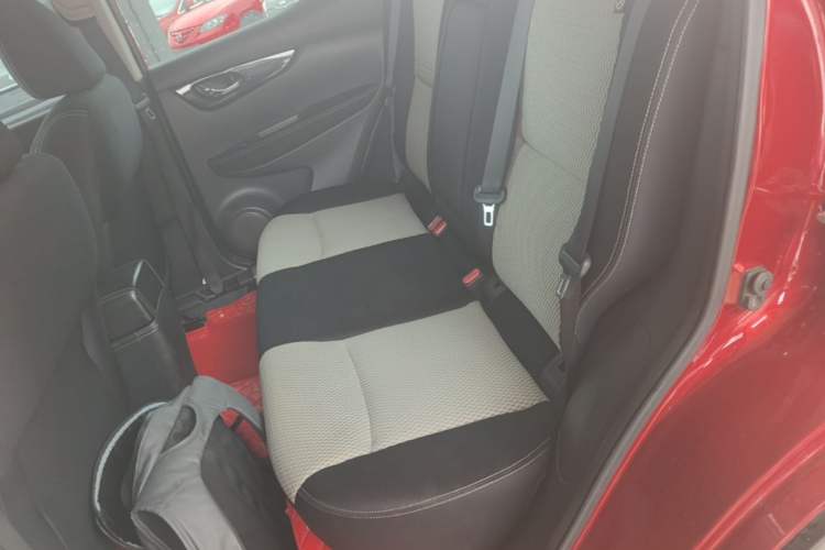 Used Nissan Qashqai 2017 2.0L CVT Elite Edition China V Standard Left Rear Seat