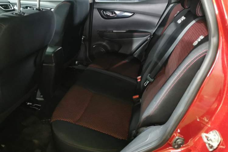 Used Nissan Qashqai 2017 2.0L CVT Elite Edition China V Standard Left Rear Seat