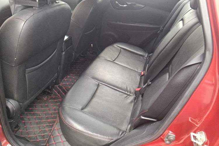 Used Nissan Qashqai 2017 2.0L CVT Elite Edition China V Standard Left Rear Seat