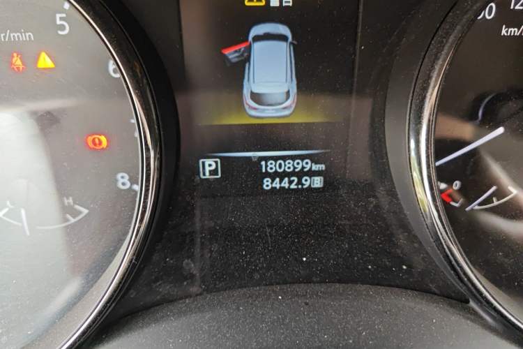 Used Nissan Qashqai 2017 2.0L CVT Smart Enjoyment Version China V Standard Odometer Close Up