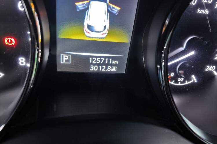 Used Nissan Qashqai 2017 2.0L CVT Luxury Edition China VI Standard Odometer Close Up