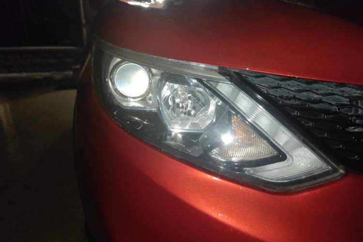Used Nissan Qashqai 2017 2.0L CVT Elite Edition China V Standard Right Front Headlight