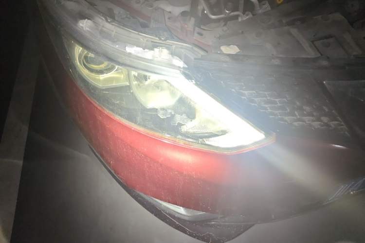 Used Nissan Qashqai 2017 2.0L CVT Elite Edition China V Standard Right Front Headlight