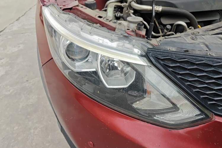 Used Nissan Qashqai 2017 2.0L CVT Smart Enjoyment Version China V Standard Right Front Headlight