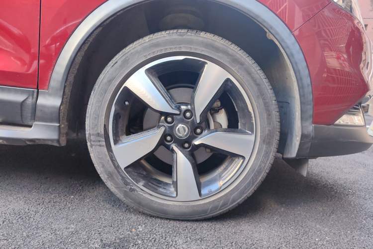 Used Nissan Qashqai 2017 2.0L CVT Luxury Edition China VI Standard Right Front Wheel Hub