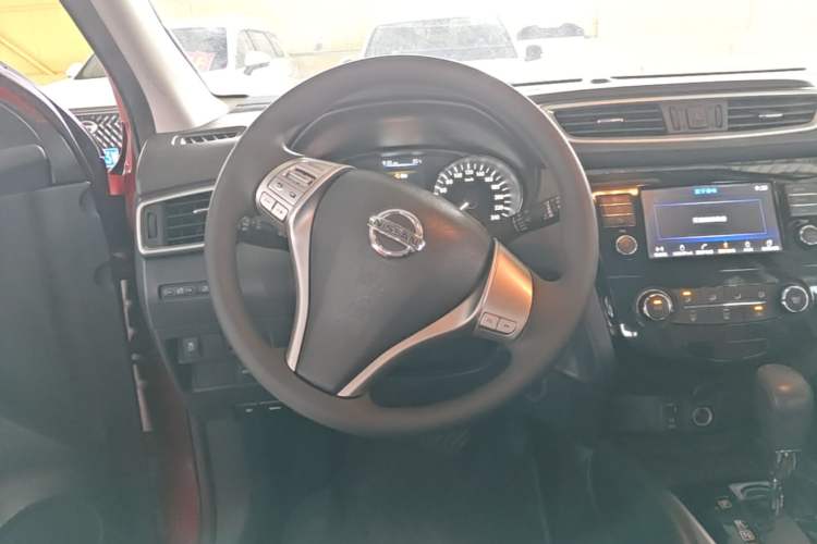 Used Nissan Qashqai 2017 2.0L CVT Elite Edition China V Standard Steering Wheel