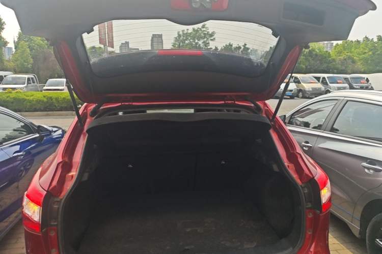 Used Nissan Qashqai 2017 2.0L CVT Smart Enjoyment Version China V Standard Trunk