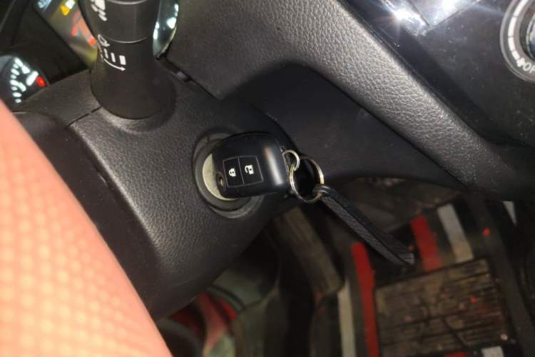 Used Nissan Qashqai 2017 2.0L CVT Smart Enjoyment Version China V Standard Vehicle Key