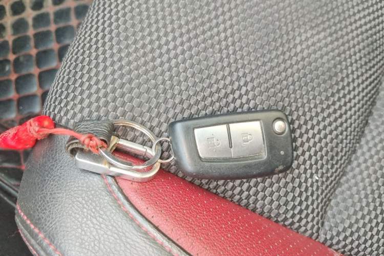 Used Nissan Qashqai 2017 2.0L CVT Smart Enjoyment Version China V Standard Vehicle Key