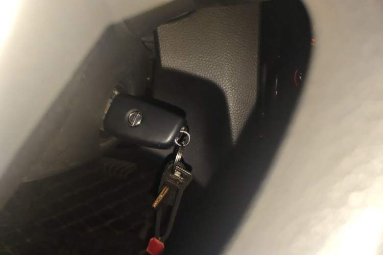 Used Nissan Qashqai 2017 2.0L CVT Elite Edition China V Standard Vehicle Key