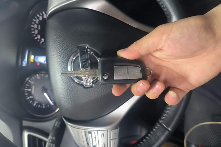 Used Nissan Qashqai 2017 2.0L CVT Smart Enjoyment Version China V Standard Vehicle Key