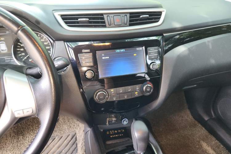 Used Nissan Qashqai 2017 2.0L CVT Luxury Edition China V Standard Audio And AC Panel