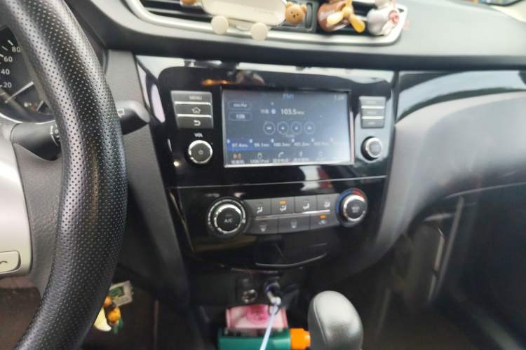 Used Nissan Qashqai 2017 2.0L CVT Elite Edition China V Standard Audio And AC Panel