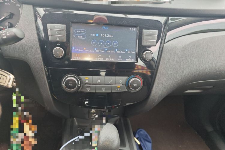 Used Nissan Qashqai 2017 2.0L CVT Elite Edition China V Standard Audio And AC Panel