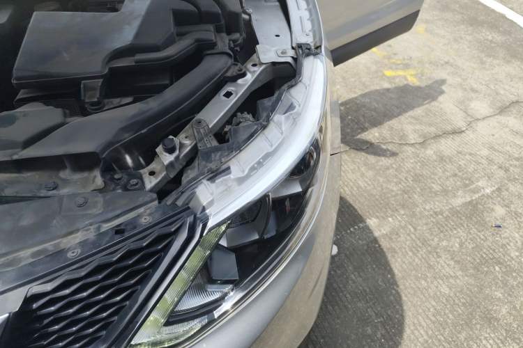 Used Nissan Qashqai 2017 2.0L CVT Elite Edition China V Standard Engine Bay Left