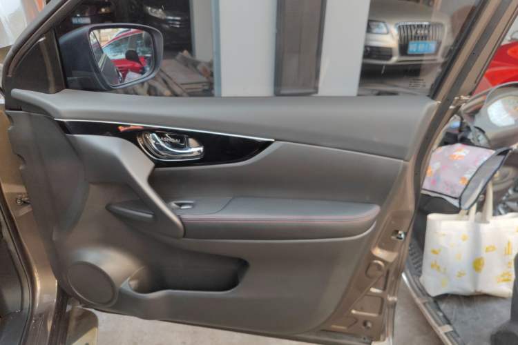 Used Nissan Qashqai 2017 2.0L CVT Smart Enjoyment Version China V Standard Interior 5