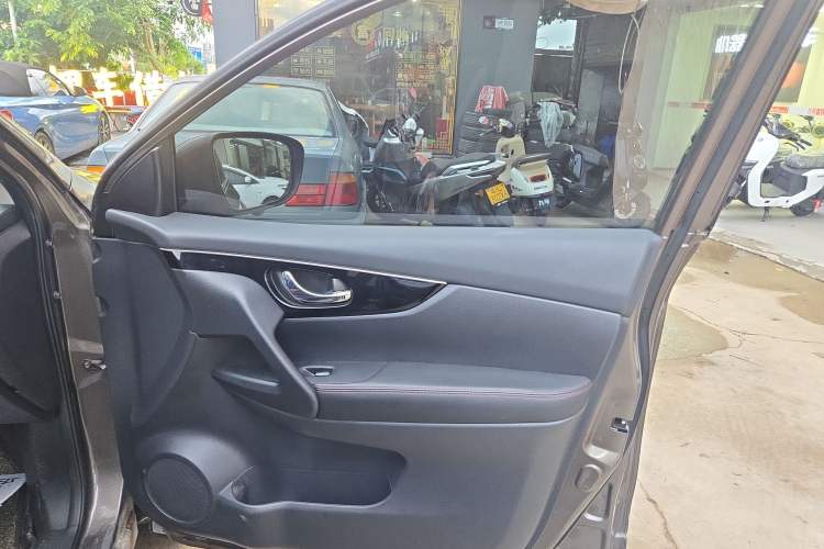 Used Nissan Qashqai 2017 2.0L CVT Smart Enjoyment Version China VI Standard Right Front Door Interior