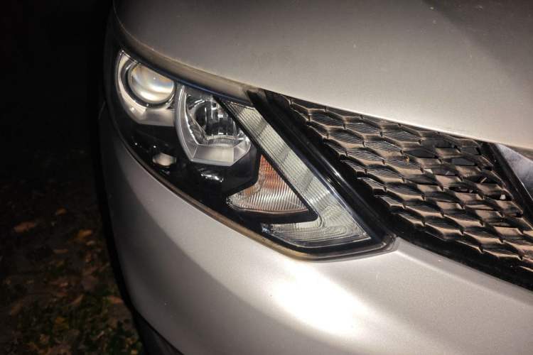 Used Nissan Qashqai 2017 2.0L CVT Elite Edition China V Standard Right Front Headlight