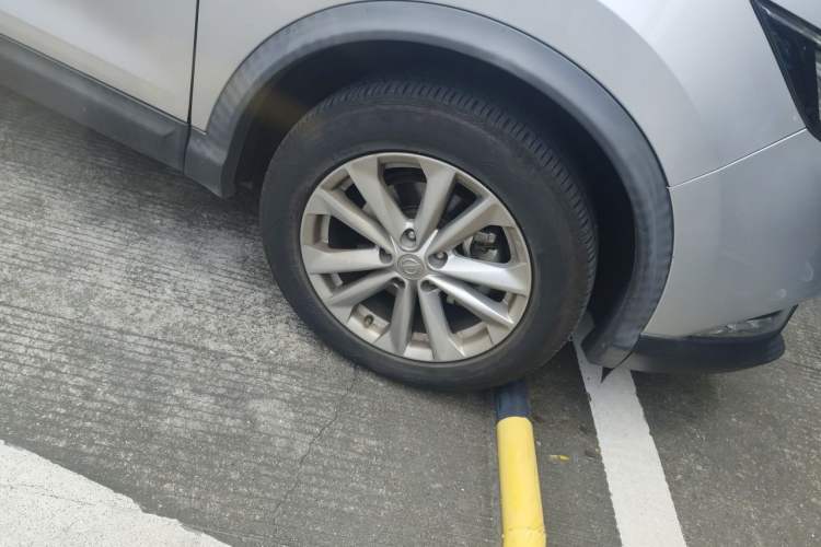 Used Nissan Qashqai 2017 2.0L CVT Elite Edition China V Standard Right Front Wheel Hub