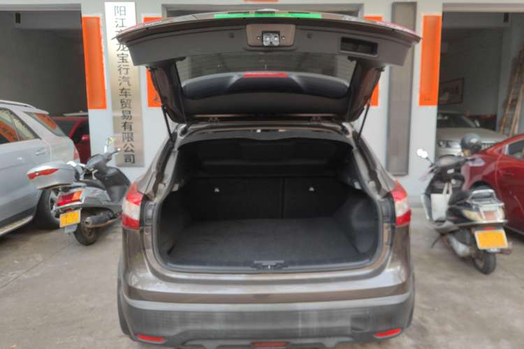 Used Nissan Qashqai 2017 2.0L CVT Smart Enjoyment Version China V Standard Trunk