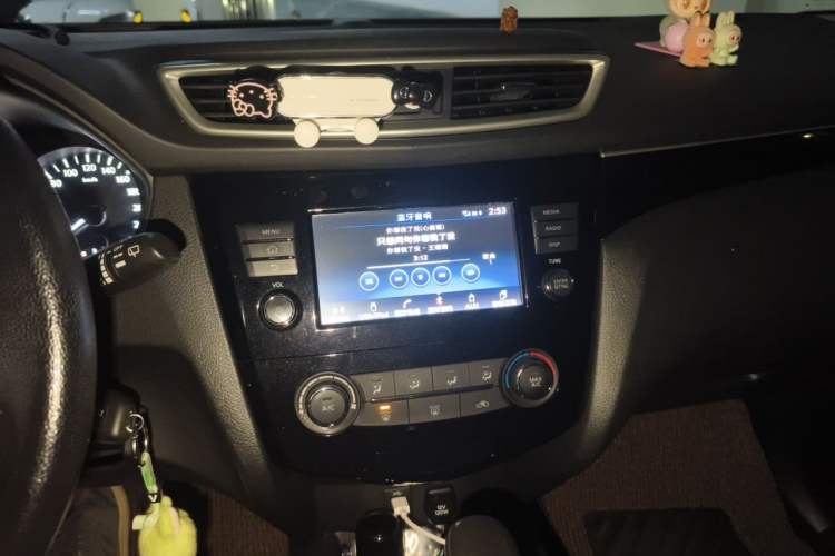 Used Nissan Qashqai 2017 2.0L CVT Smart Enjoyment Version China V Standard Audio And AC Panel