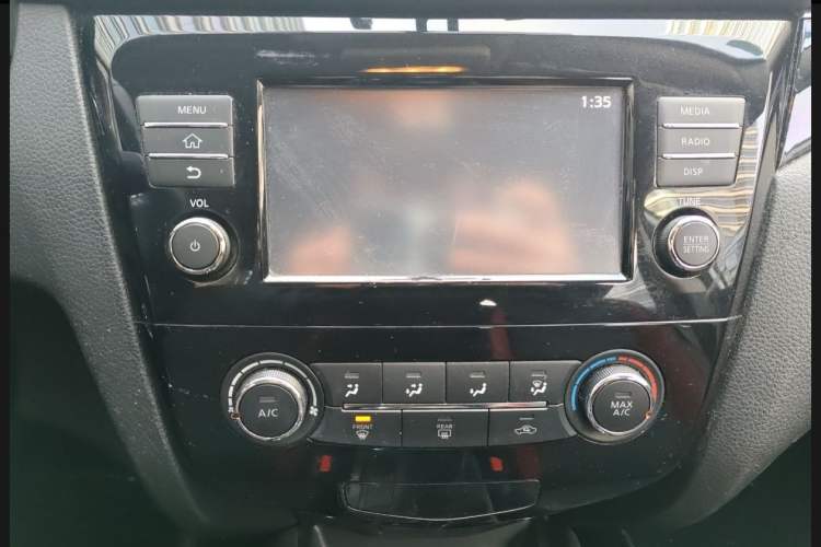 Used Nissan Qashqai 2017 2.0L CVT Smart Enjoyment Version China VI Standard Audio And AC Panel