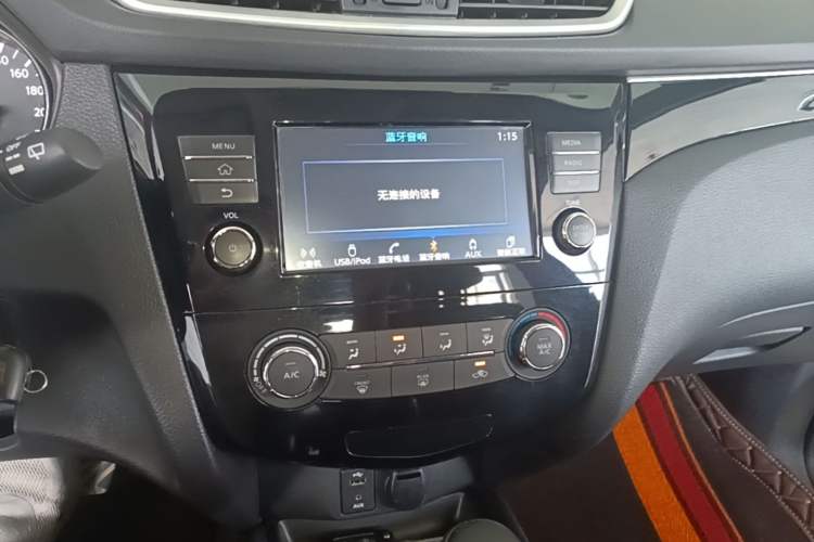 Used Nissan Qashqai 2017 2.0L CVT Smart Enjoyment Version China V Standard Audio And AC Panel