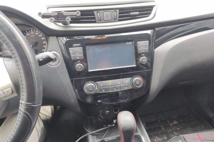 Used Nissan Qashqai 2017 2.0L CVT Luxury Edition China V Standard Audio And AC Panel