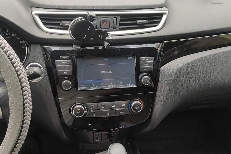 Used Nissan Qashqai 2017 2.0L CVT Luxury Edition China VI Standard Audio And AC Panel