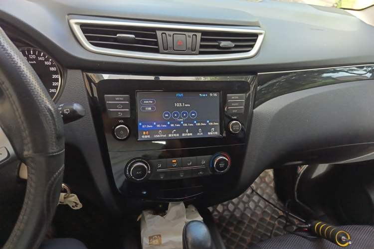 Used Nissan Qashqai 2017 2.0L CVT Smart Enjoyment Version China V Standard Audio And AC Panel