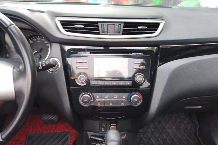 Used Nissan Qashqai 2017 2.0L CVT Luxury Edition China V Standard Audio And AC Panel