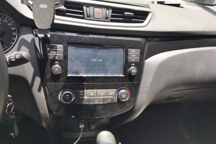 Used Nissan Qashqai 2017 2.0L CVT Elite Edition China V Standard Audio And AC Panel
