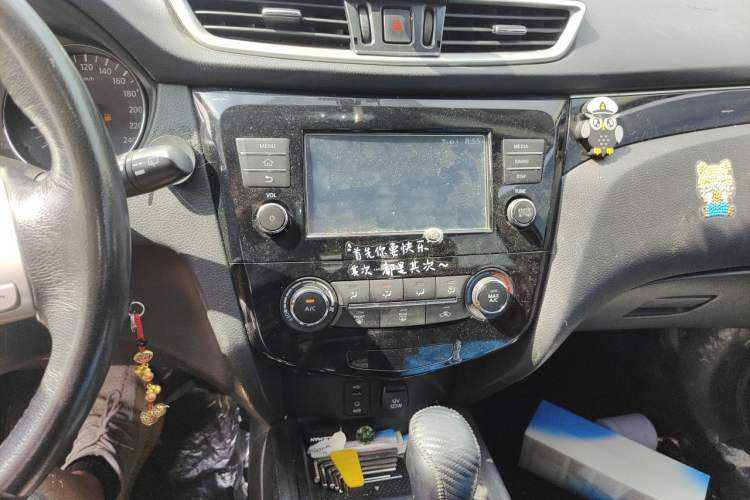 Used Nissan Qashqai 2017 2.0L CVT Smart Enjoyment Version China VI Standard Audio And AC Panel