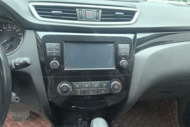 Used Nissan Qashqai 2017 2.0L CVT Smart Enjoyment Version China VI Standard Audio And AC Panel