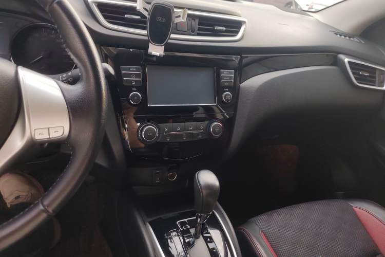 Used Nissan Qashqai 2017 2.0L CVT Smart Enjoyment Version China V Standard Audio And AC Panel