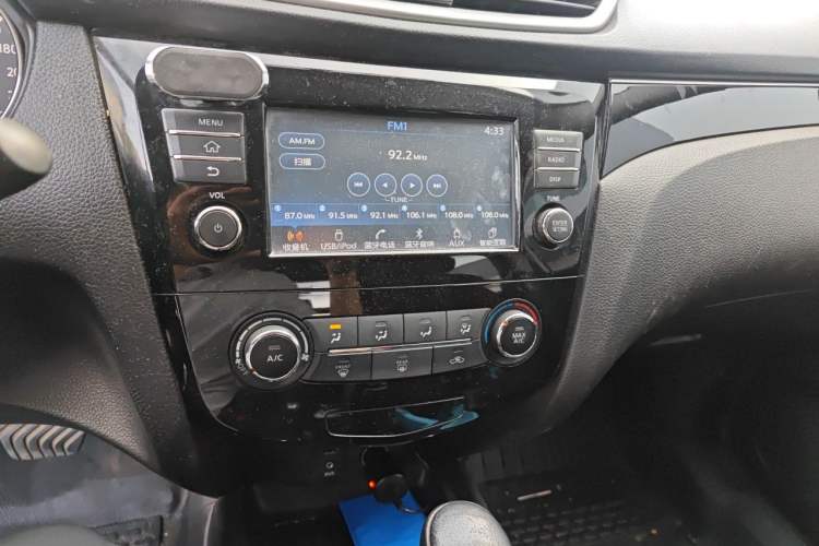 Used Nissan Qashqai 2017 2.0L CVT Smart Enjoyment Version China V Standard Audio And AC Panel